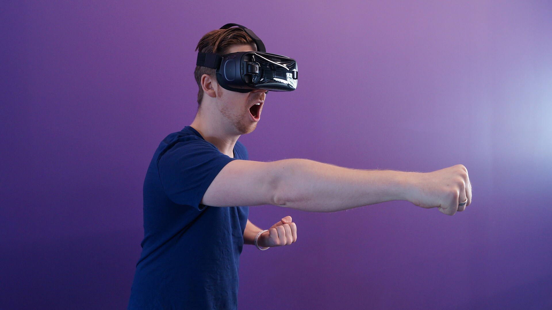 man-with-VR